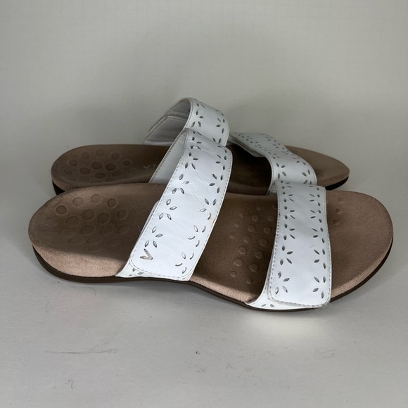 Vionic Randi Sandals Shoes Womens Size 9.5 White Leather Strappy Casual Orthotic - Picture 1 of 16